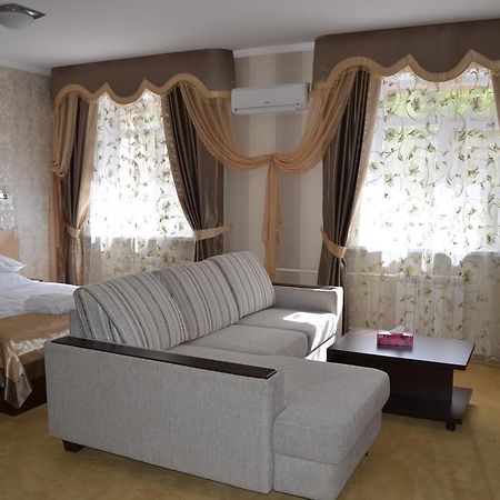 Mereke Hotel Ustʼ-Kamenogorsk Стая снимка