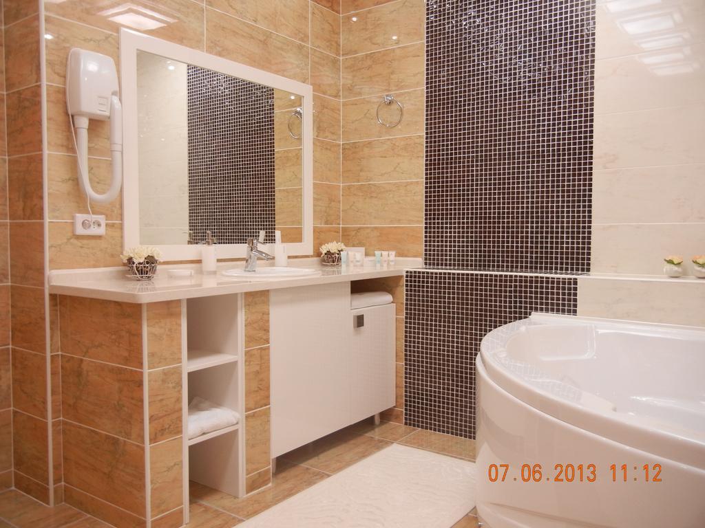 Mereke Hotel Ustʼ-Kamenogorsk Стая снимка