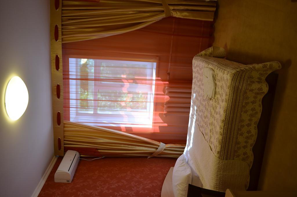Mereke Hotel Ustʼ-Kamenogorsk Стая снимка