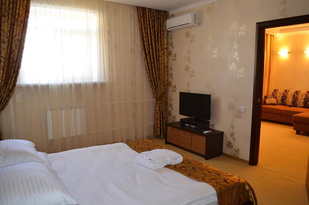 Mereke Hotel Ustʼ-Kamenogorsk Стая снимка