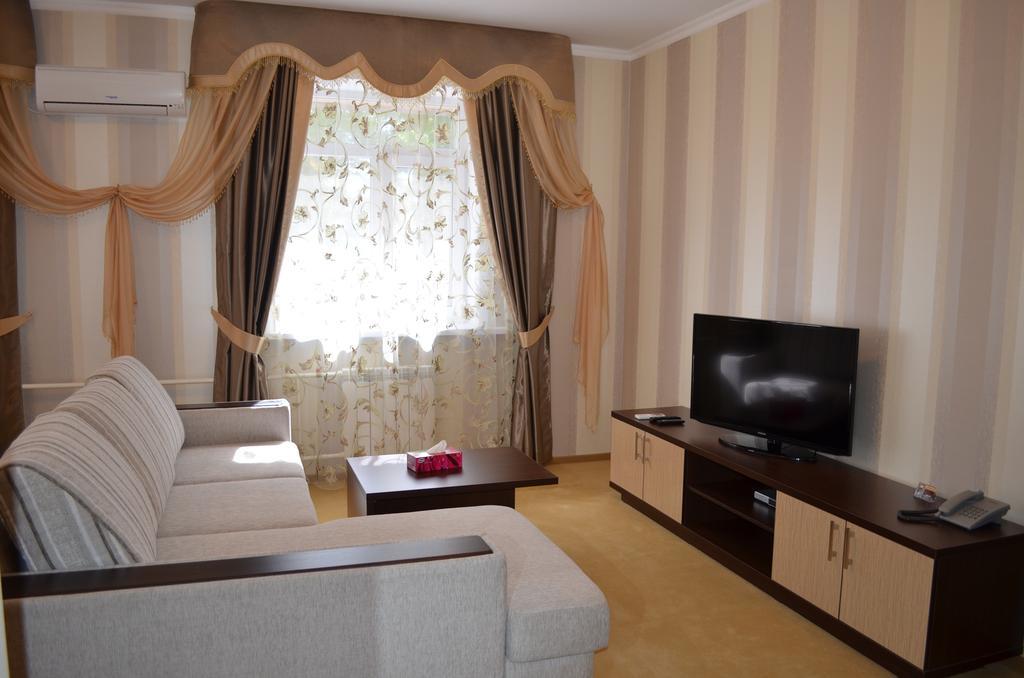 Mereke Hotel Ustʼ-Kamenogorsk Стая снимка