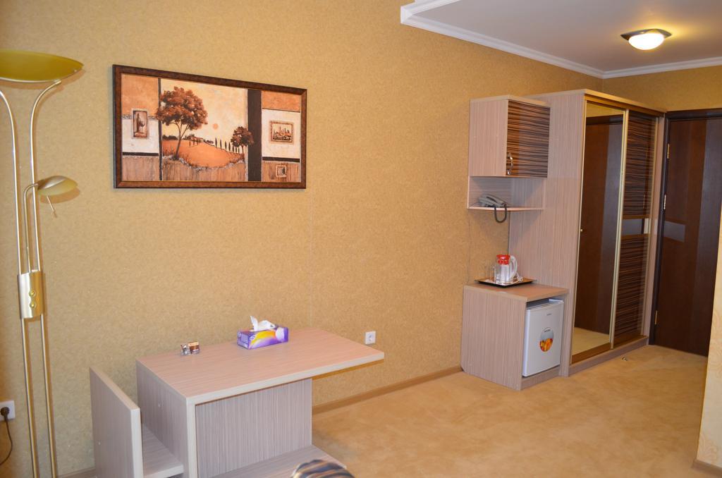 Mereke Hotel Ustʼ-Kamenogorsk Стая снимка