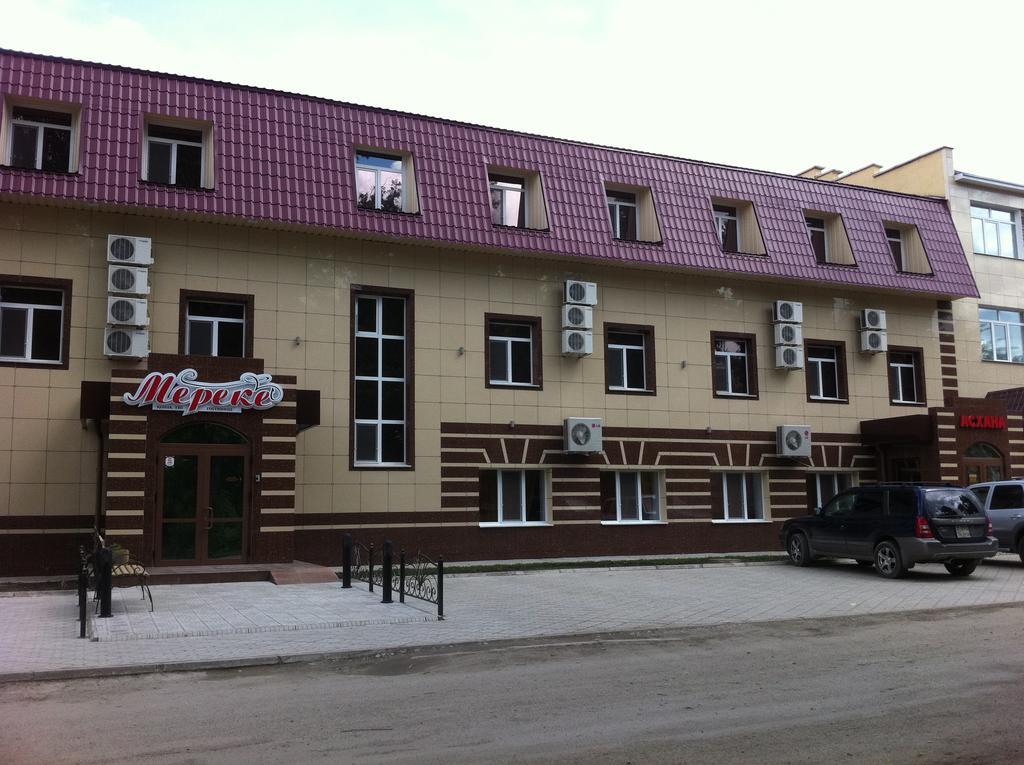 Mereke Hotel Ustʼ-Kamenogorsk Екстериор снимка