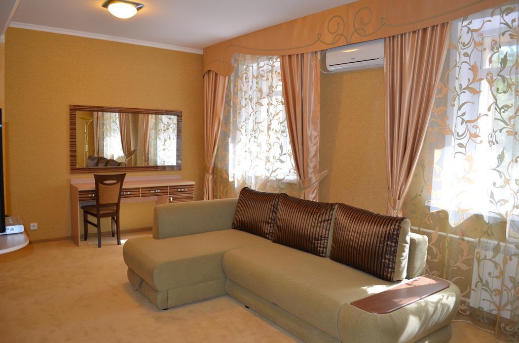 Mereke Hotel Ustʼ-Kamenogorsk Стая снимка