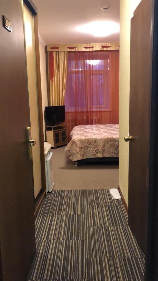 Mereke Hotel Ustʼ-Kamenogorsk Екстериор снимка