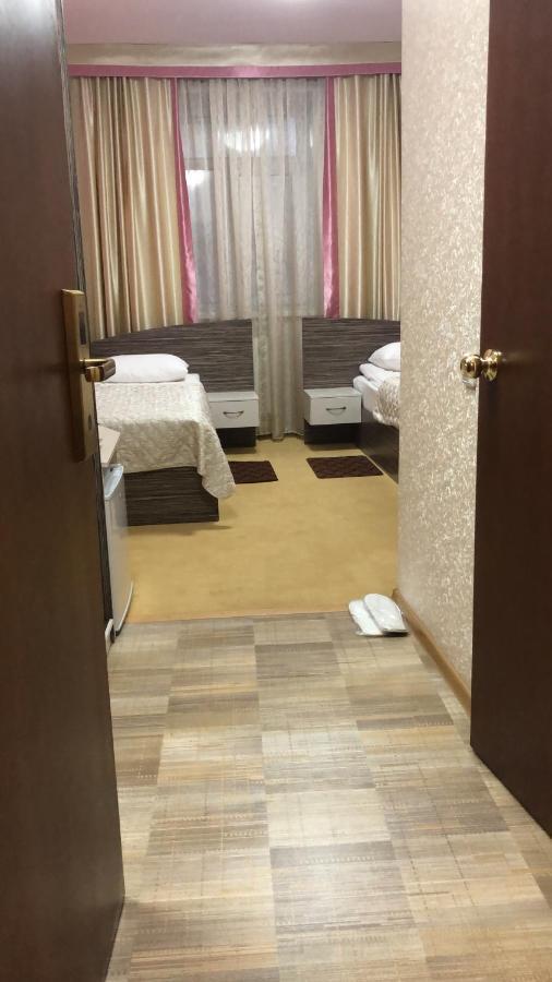 Mereke Hotel Ustʼ-Kamenogorsk Екстериор снимка
