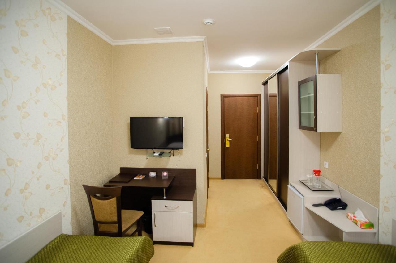 Mereke Hotel Ustʼ-Kamenogorsk Екстериор снимка
