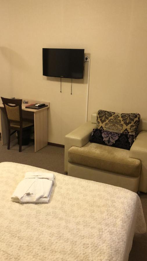Mereke Hotel Ustʼ-Kamenogorsk Екстериор снимка